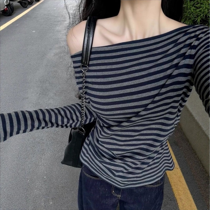 Blouses - Blusa Feminina Vintage Listrada de Manga